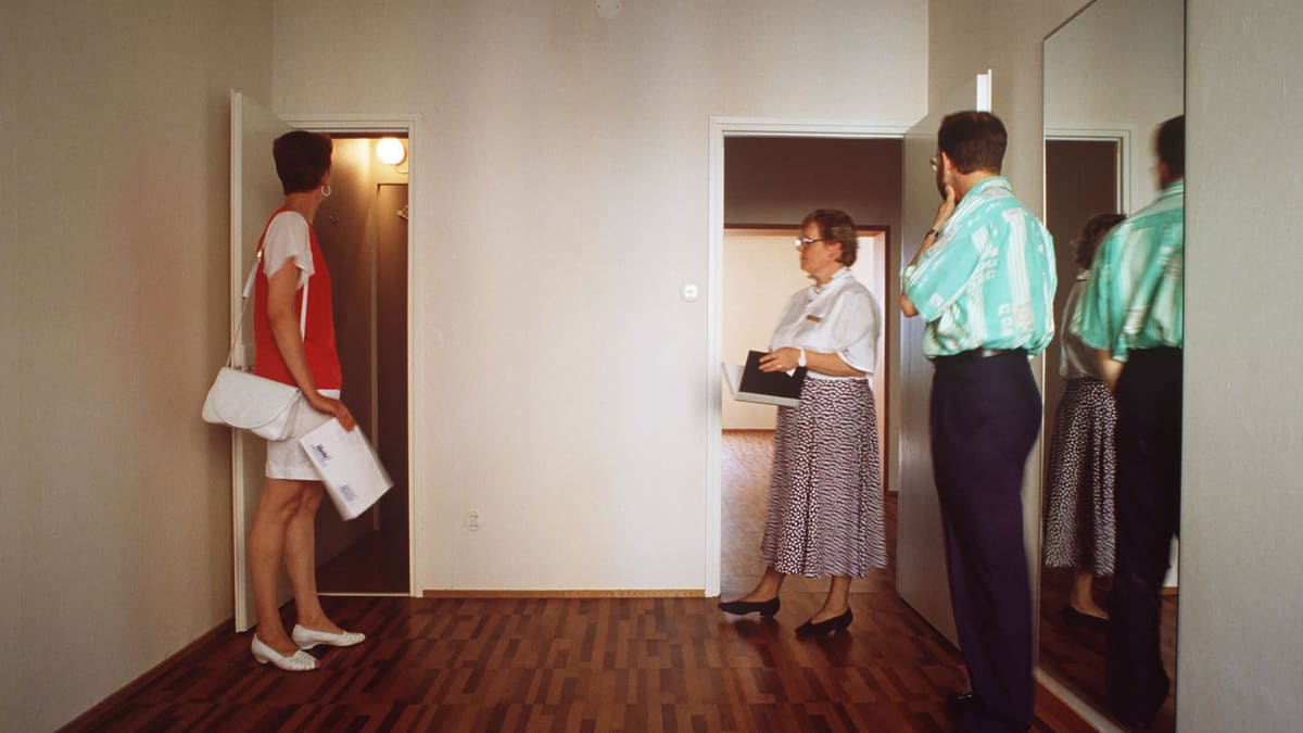 Asuntonäyttö vuonna 1992.