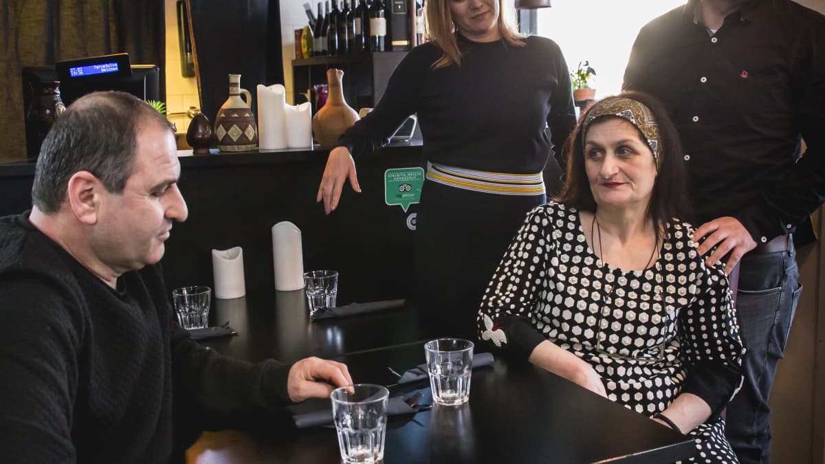 George Nikuradze (vasemmalla), Mavlina Purtseladze, takana Sini Salminen ja Nika Nikuradze 