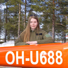 Vilma Hyvärinen, 18, aikoo lentäjäksi – ei pelkää, vaikka koneet eivät nyt lennä eivätkä yhtiöt palkkaa uusia: "Olen halunnut tätä pienestä pitäen"