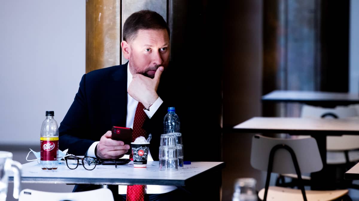 Paavo Arhinmäki.