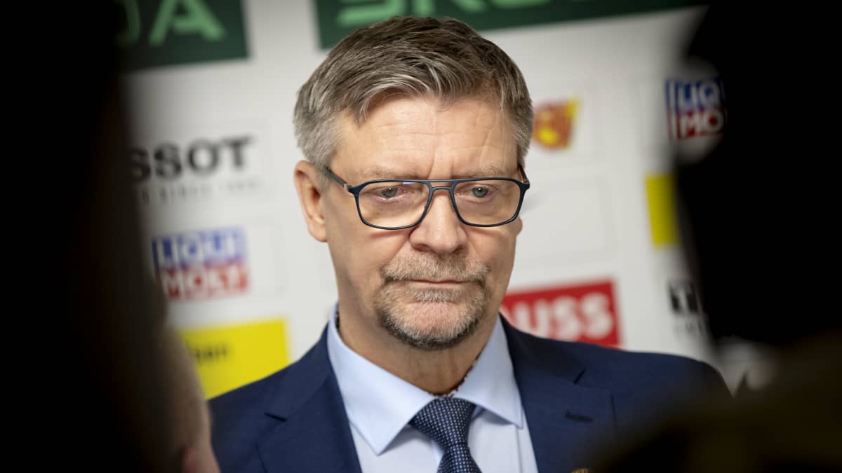 Jukka Jalonen median haastattelualueella.