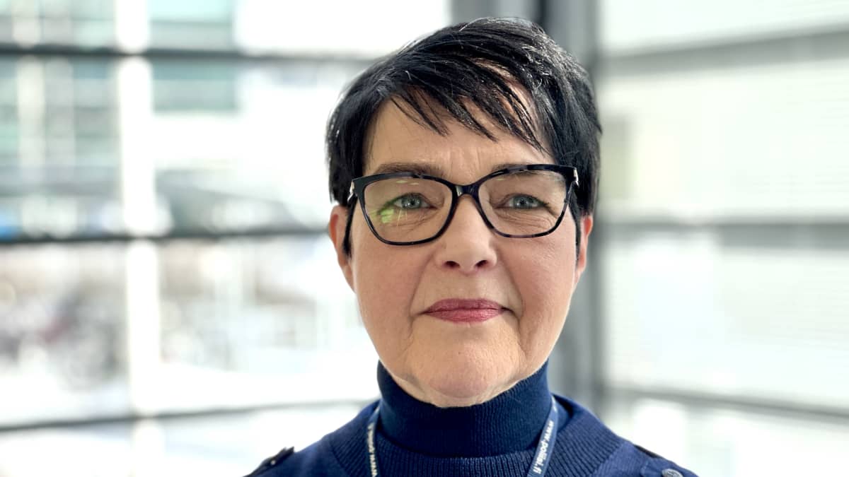Rikosylikonstaapeli Irmeli Korhonen, Oulun poliisi. Kuvattu 8.3.2023 Oulussa