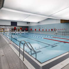 Suonenjoen Lintharjun liikuntakeskuksen uimahallin uima-allas, vuonna 2023