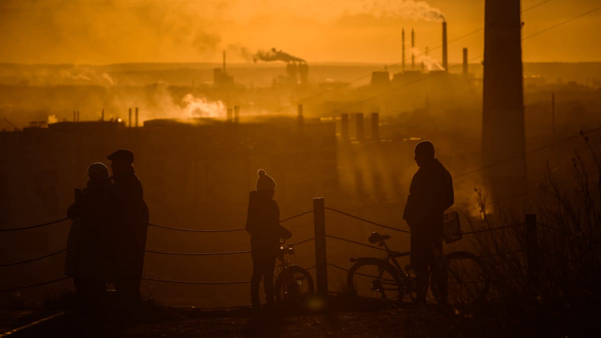 Raskaasta teollisuudesta lähtöisin oleva savusumu peitti Kemerovon kaupungin.