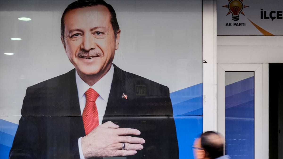 Turkin presidentti Recep Tayyip Erdogan vaalijulisteessa.