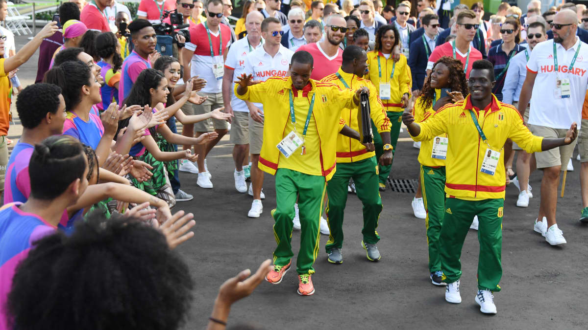 Guinealaisia urheilijoita Rion olympiakylässä.