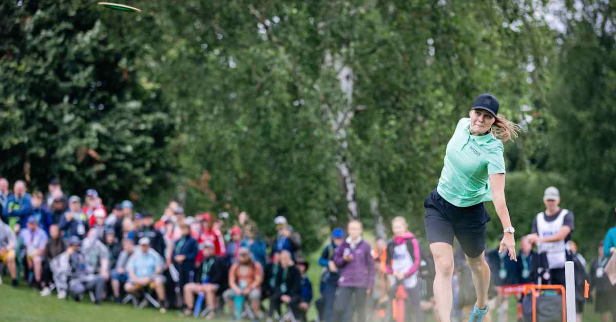 Naisilla kaksoisjohto, Anttila miesten kisan kärjessä – suomalaiset loistoasemissa frisbeegolfin major-kilpailussa