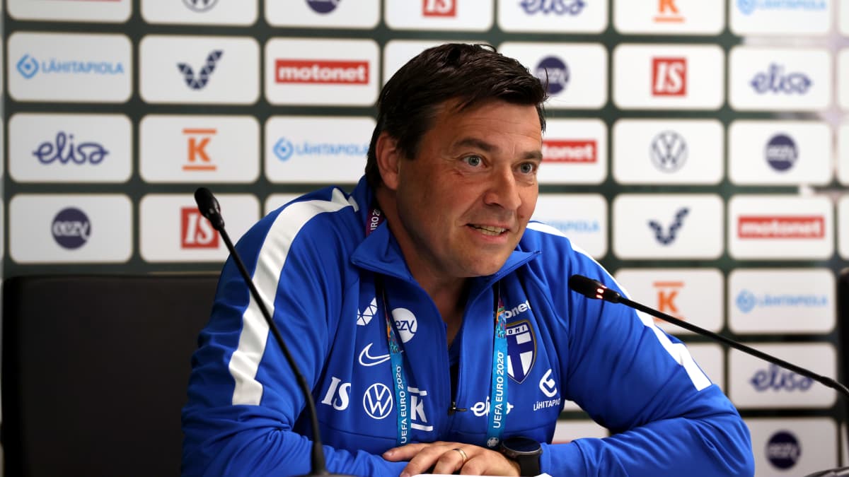 Suomen Palloliiton pääsihteeri Marco Casagrande kuvattuna lehdistötilaisuudessa kesällä 2021.