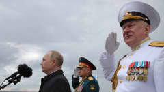 Putin vastaanotti laivaston päivän paraatin sunnuntaina Pietarissa ja sen edustalla Kronstadtissa