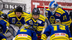 Rauman Lukon naisten joukkue on kokoontunut maalille. 