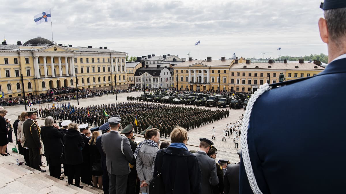 Puolustusvoimain lippujuhlan päivän valtakunnallinen paraati järjestettiin 4. kesäkuuta 2022 Helsingin keskustassa.