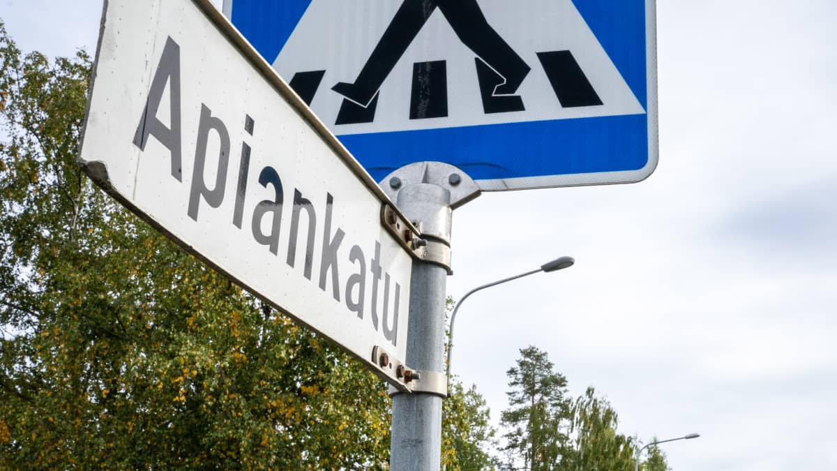 Apiankadun ja Urheilukadun risteys Valkeakoskella.