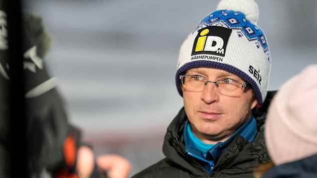 Suomen päävalmentaja Igor Medved haastattelussa Rukalla marraskuussa 2024.