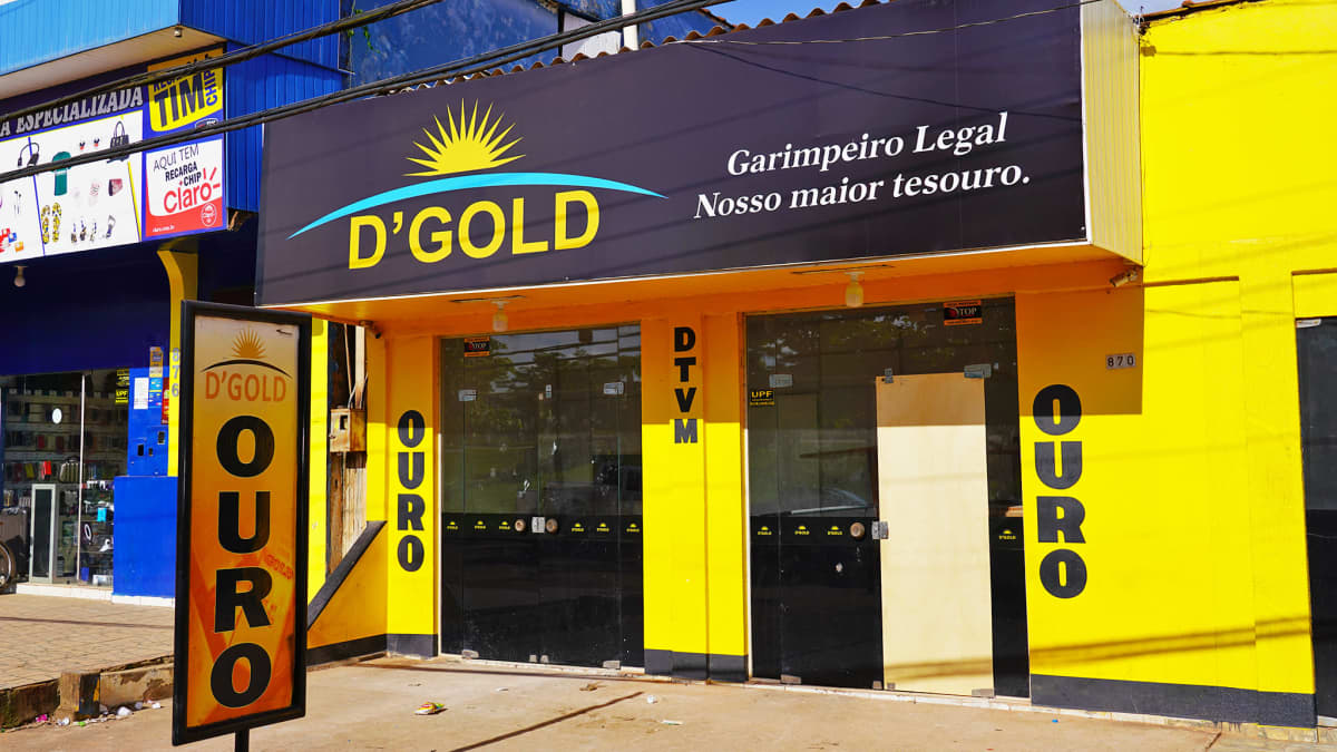 Kultakauppa Novo Progresson kaupungissa Brasiliassa