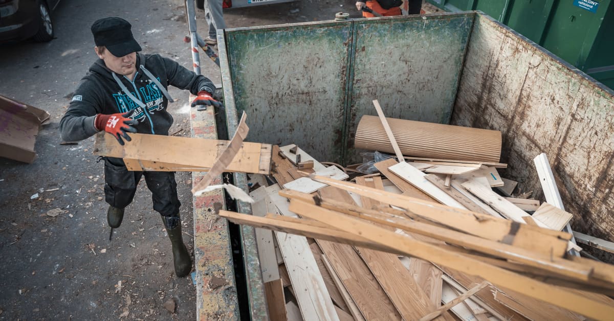 Uusi yritys puhdistaa jätepuuta rakennusmateriaaliksi hiillytyksen avulla – suunnitelmissa tehdas Pohjois-Karjalaan