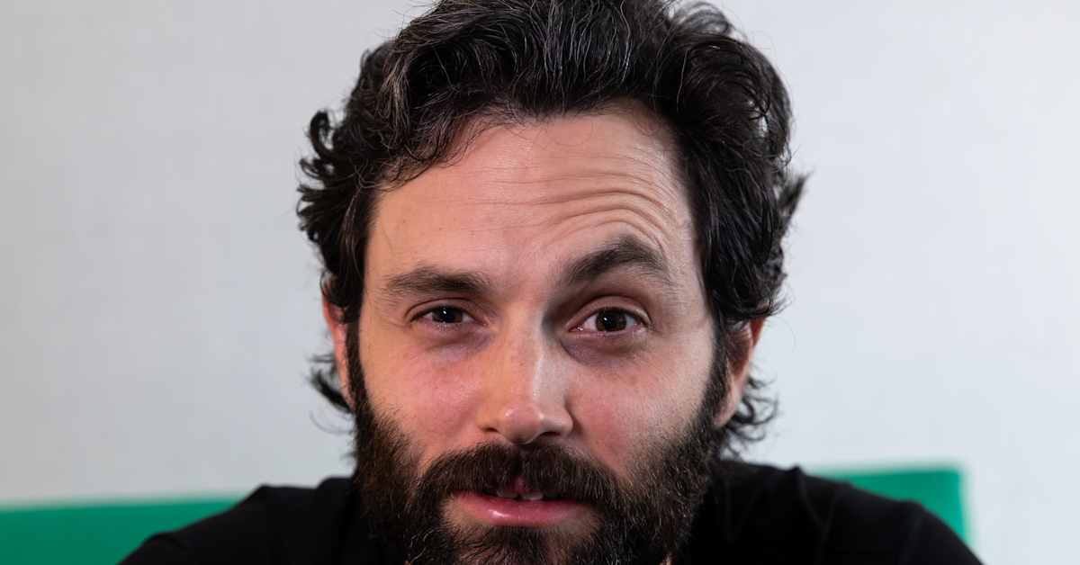 Penn Badgley näytteli You-sarjassa kuumaa sarjamurhaajaa – nyt hän kertoo suomalaisille, miten rakentaa toimiva parisuhde