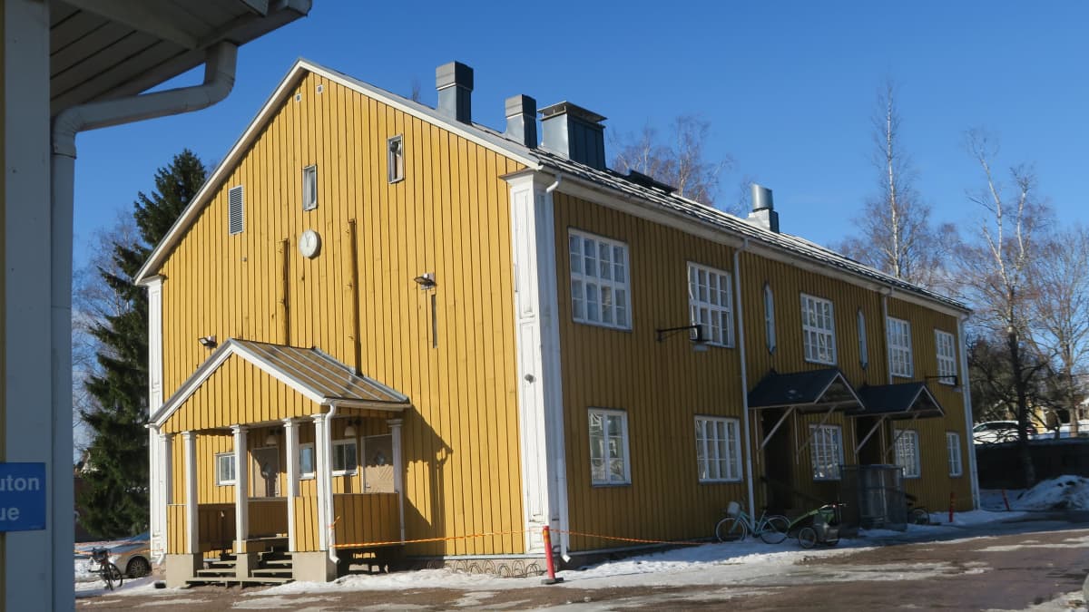 Riihimäki myy huutokaupalla vanhan viipalekoulun perustuksineen | Yle  Uutiset