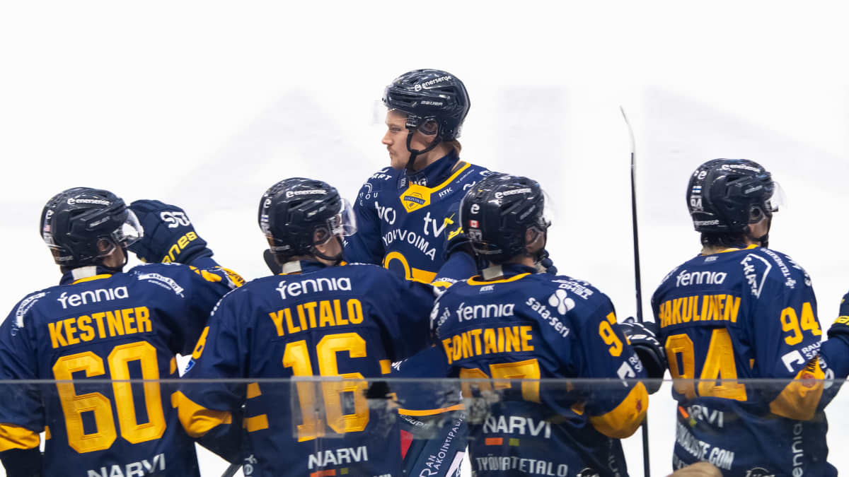 Tarmo Reunanen otti näin tyynesti vastaan Lukko-onnitelut ilmaveiviosumastaan. 