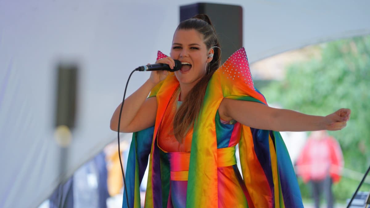 Saara Aalto esiintyi Pride-avajaisissa