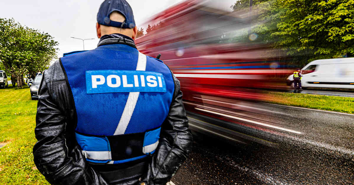 kvinna-k-rde-bil-med-ver-tre-promille-i-blodet-i-raseborg-d-ms-till