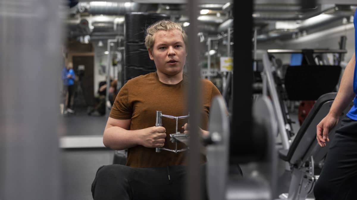 Kimmo Viik harjoittelee alataljalla. 