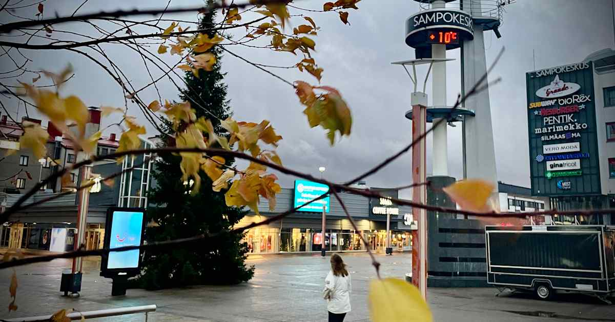 Rovaniemi Starts to Prepare Ski Tracks Despite Predictions of Up to 10 Degrees Celsius