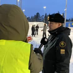 Lapin rajavartioston apulaiskomentaja Ville Ahtiainen median haastattelussa.