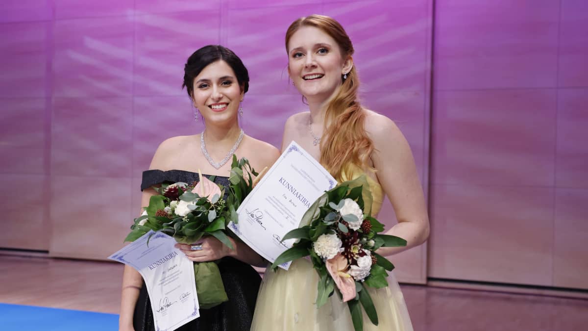 Lappeenrannan valtakunnallisten laulukilpailujen voittoon ylsivät Iida  Antola ja Iris Candelaria | Yle Uutiset