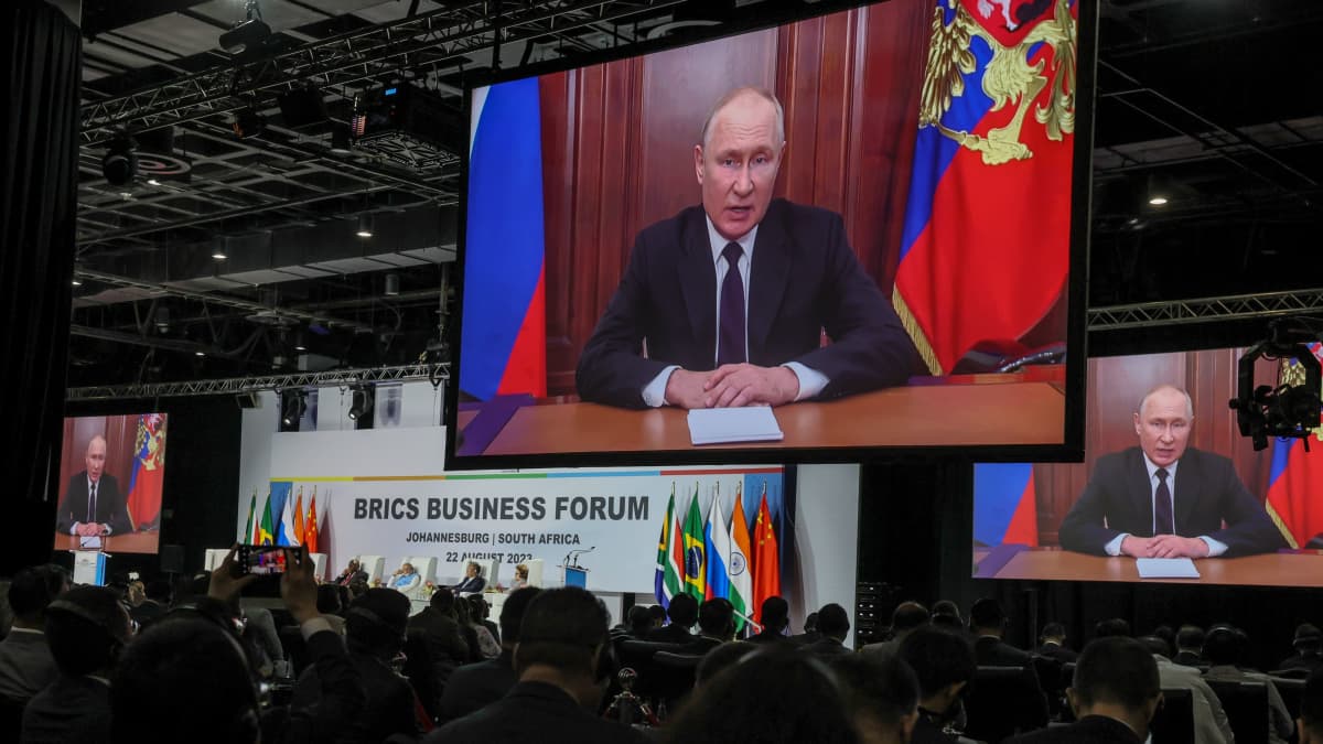 Venäjän presidentti Vladimir Putin puhui etäyhteyden välityksellä Brics-maiden kokouksessa.