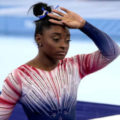 Simone Biles Tokion olympialaisten telinevoimistelussa.