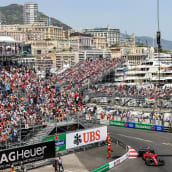 Katsomot pullistelivat jo F1-harjoituksissa Monacossa.