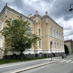 Jyväskylän Lyseo rakennus, on pitkään ollut tyhjillään. Upea julkisivu on hyvässä kunnossa.