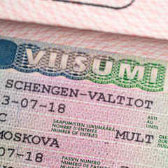 Kuvituskuva. Suomalainen Schengenin monikertaviisumi Venäjän kansalaisen passissa.