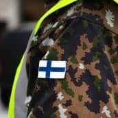 Varusmiehiä sotaharjoituksessa.