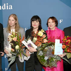 De nomineradet ill Finlandia-priset år 2021: Jukka Viikilä, Matias Riikonen, Marjo Niemi, Rosa Liksom och Joel Elstelä.