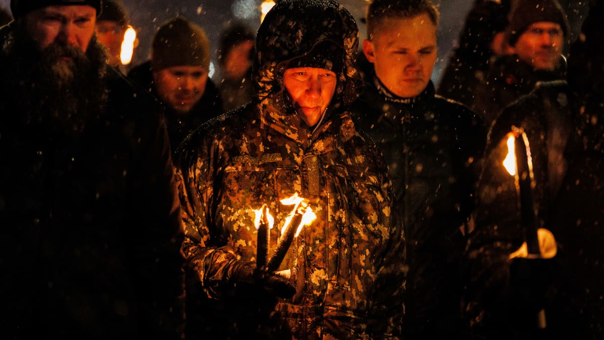 612-soihtukulkue Helsingissä joulukuussa 2022.