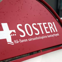 Sosterin logo kyltissä Savonlinnan keskussairaalalla.