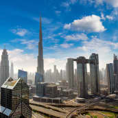 Ilmakuva Dubaista aurinkoisena päivänä.