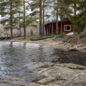 Rantamökki Kyyjärvi Campingin leirintäalueella