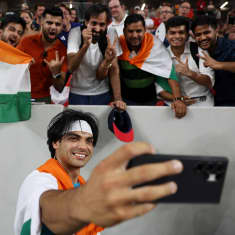 Neeraj Chopra juhlii MM-kultaa.
