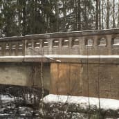 Björkenheimin sillassa Seinäjoella on halkeamia.