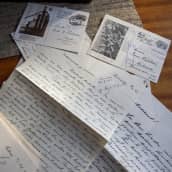 Vanhoissa kirjeissä käydään läpi yhden pariskunnan koko elämä sota-aikana: "Silta, joka yhdisti perheen"