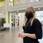 Minna-Maarit Ampio ja Sari Merilampi Satakunnan ammattikorkeakoulussa Porissa.