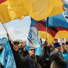 Äärioikeistolainen oppositiopuolue AfD eli vaihtoehto saksalle järjesti lauantaina 8. lokakuuta mielenosoituksen kohonneita energiahintoja vastaan. 