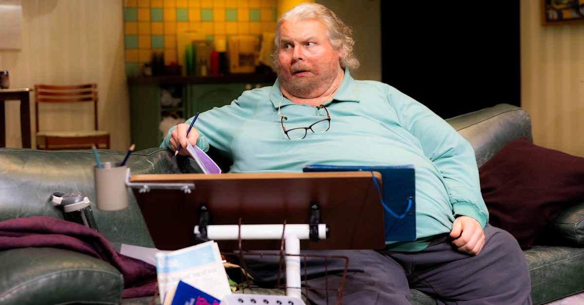 Ilkka Pentti Kuopiosta on vuoden teatterinäyttelijä – rooli rajusti ylipainoisena opettajana vakuutti kollegat