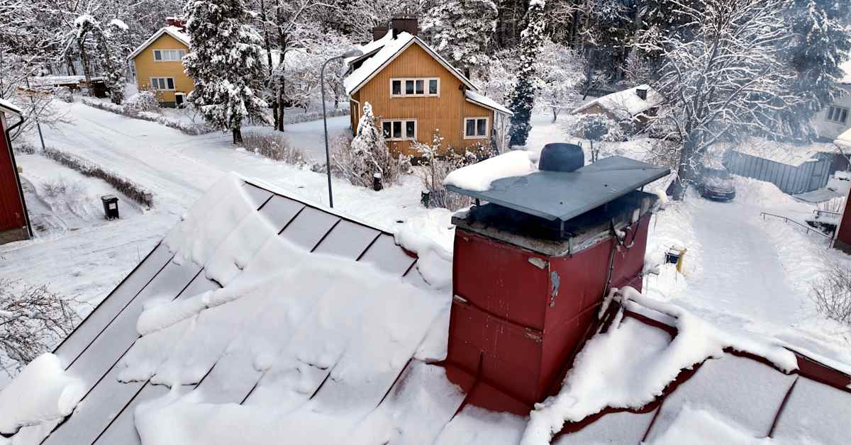 Prices for older houses drop by nearly 10%