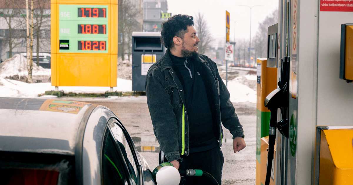 Bensinpriset kan stiga kraftigt: ”Kanske vi återgår till att använda häst”, skämtar bilist