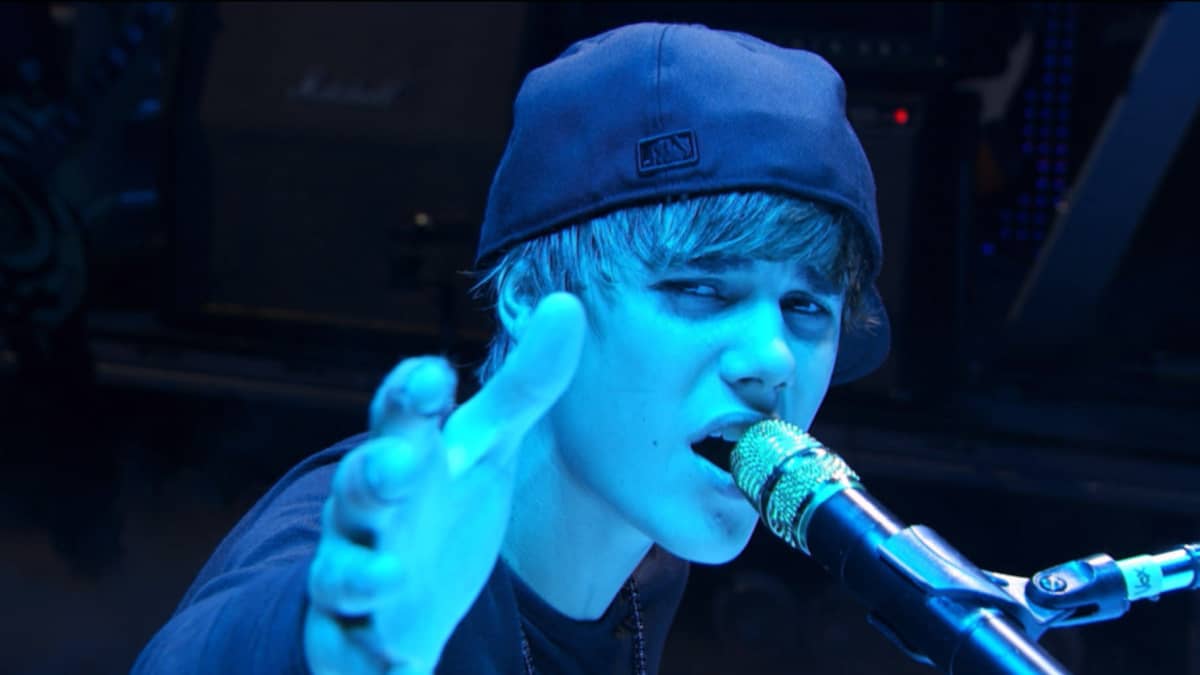 Justin Bieber laulamassa.