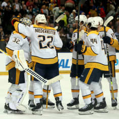 Katso maalikooste NHL-kauden toisesta ottelusta Nashvillen ja San Josen välillä – Nashville voitti 3–2