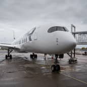 Finnair alkoi lentää kaukolentoja Tukholmasta - yhtiö harkitsee kolmen Airbus A350-sijoittamista Arlandaan